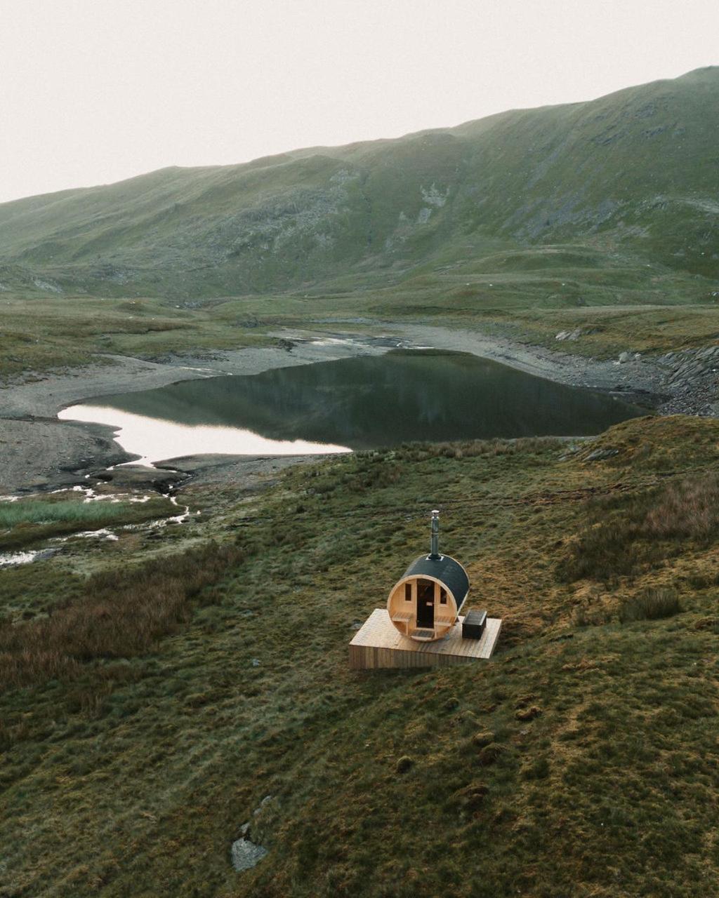 Barlwyd Glamping 호텔 블레노페스티니오그 외부 사진